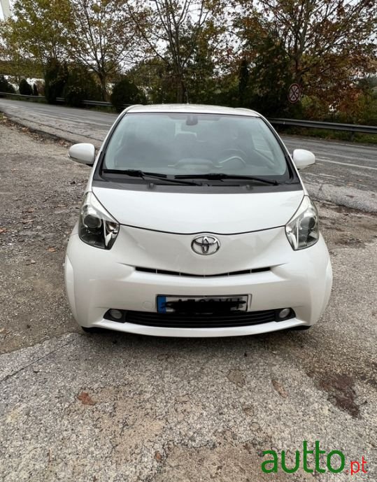 2010' Toyota iQ photo #1