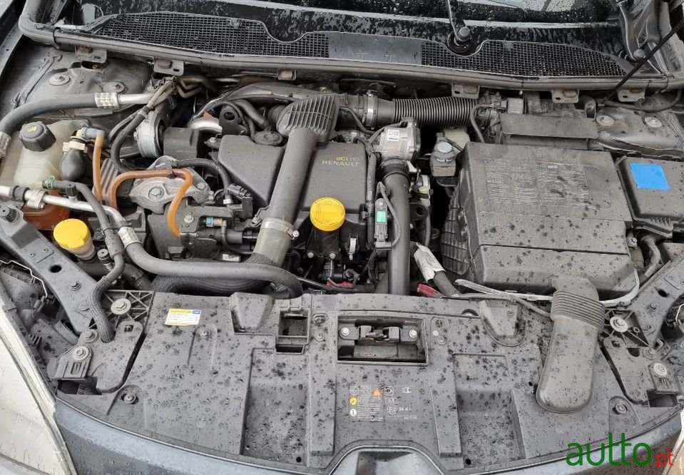 2009' Renault Megane Coupe photo #2