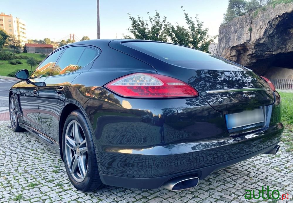 2013' Porsche Panamera Platinum Edition photo #3