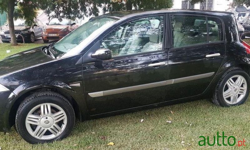 2005' Renault Megane photo #3