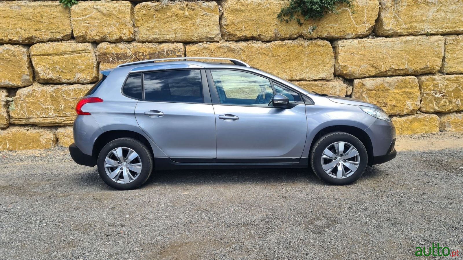 2015' Peugeot 2008 photo #4