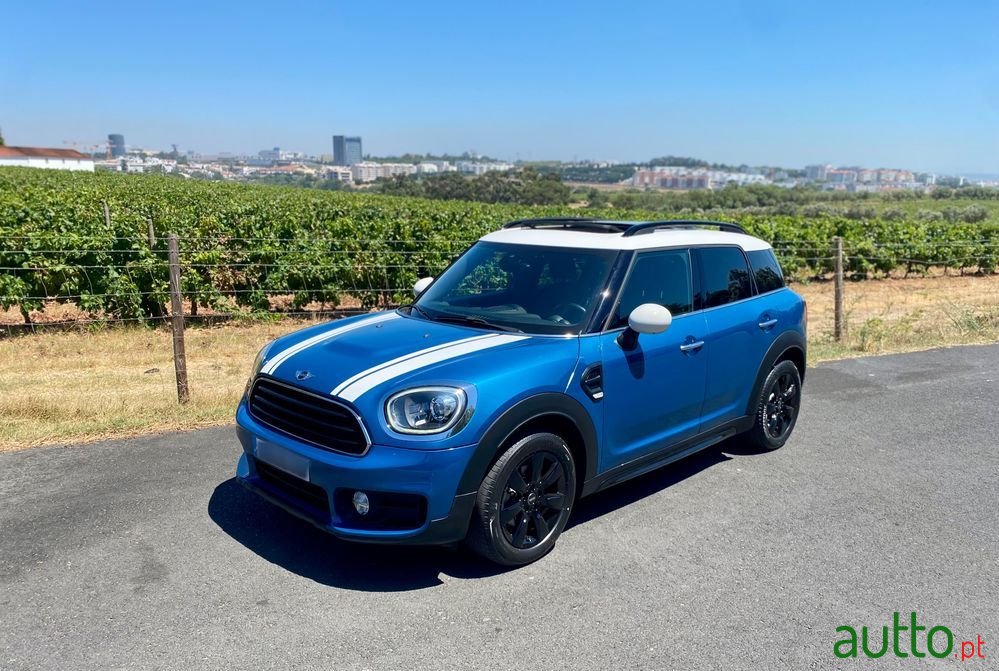 2017' MINI Countryman Cooper D photo #1
