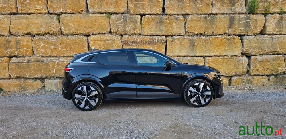 2022' Renault Megane E-Tech photo #4