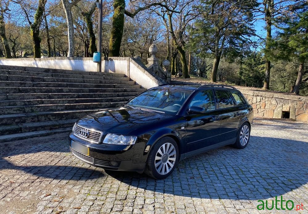 2002' Audi A4 Avant photo #4