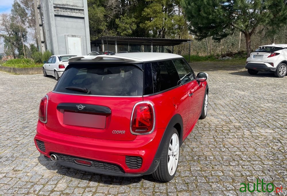 2020' MINI Cooper 3 Portas photo #2