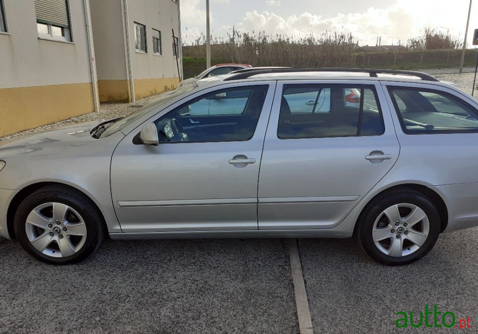 2009' Skoda Octavia Break photo #4