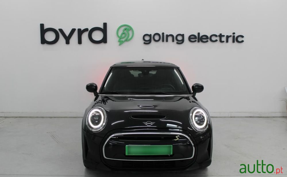 2022' MINI Cooper 3 Portas photo #2