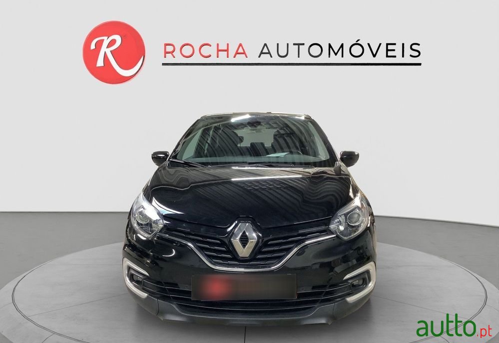 2019' Renault Captur photo #2