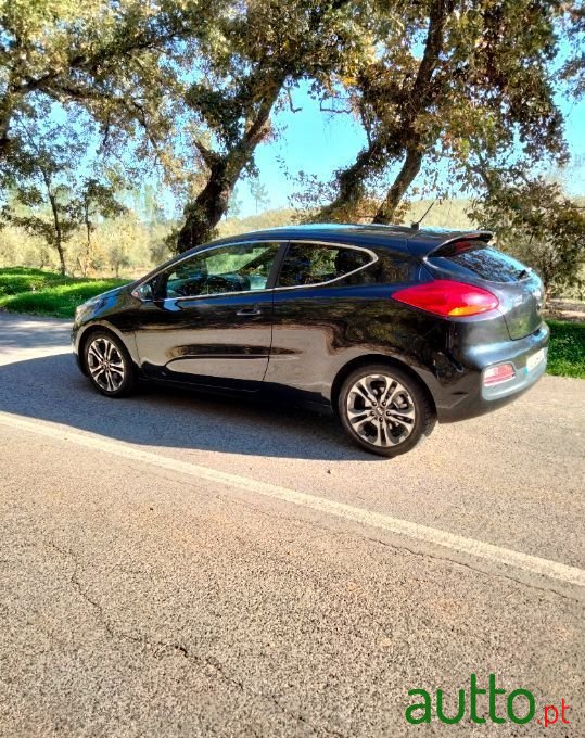 2013' Kia Ceed Sport photo #1