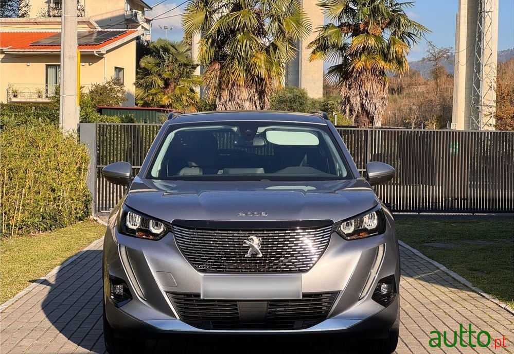 2020' Peugeot 2008 1.5 Bluehdi Allure photo #2