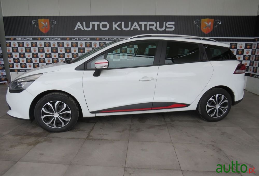 2015' Renault Clio Sport Tourer photo #4