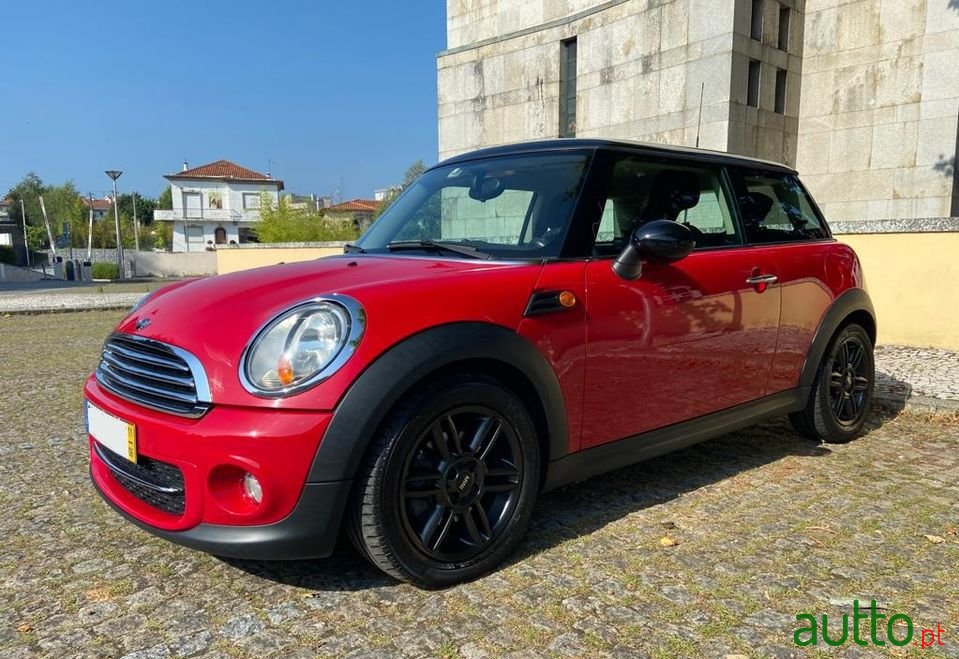 2011' MINI Cooper photo #1