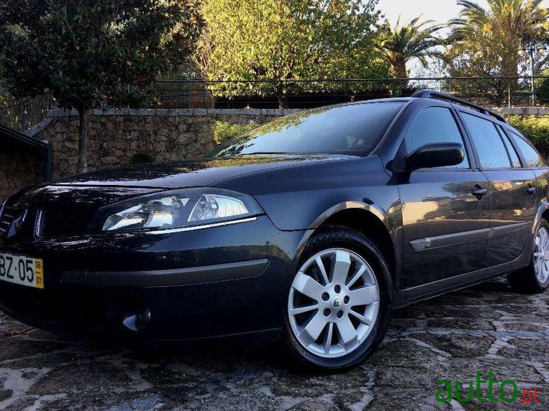 2006' Renault Laguna Break photo #2