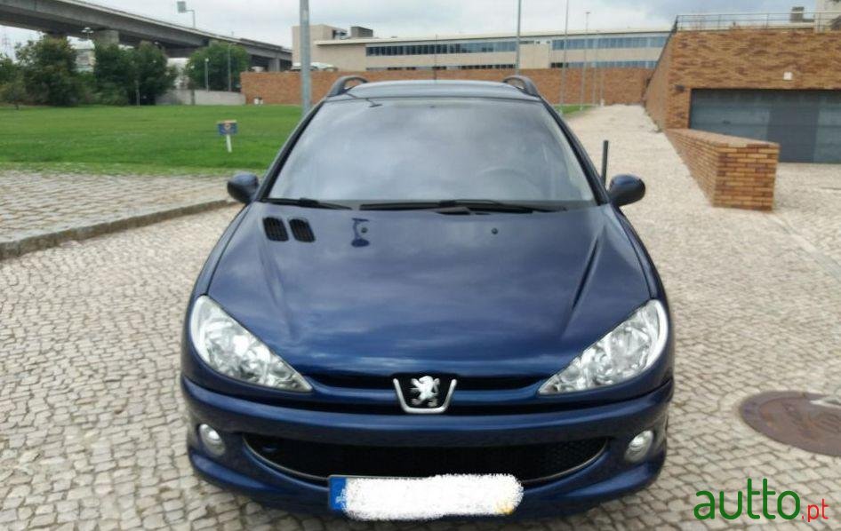 2005' Peugeot 206 Sw photo #1