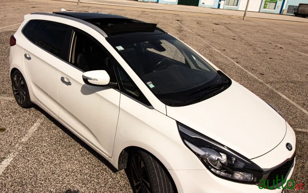 2018' Kia Carens photo #4