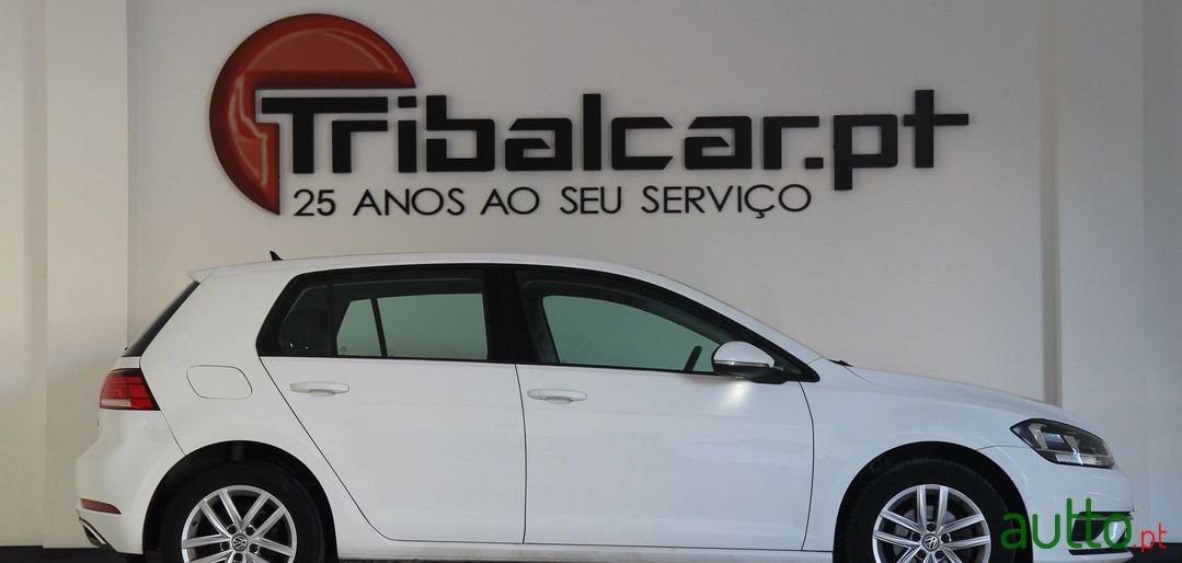 2017' Volkswagen Golf photo #4