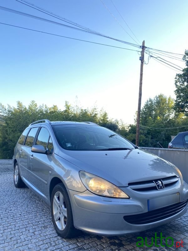 2004' Peugeot 307 Sw photo #1