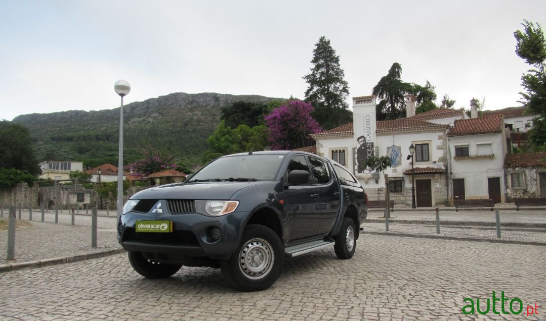 2008' Mitsubishi L200 photo #1