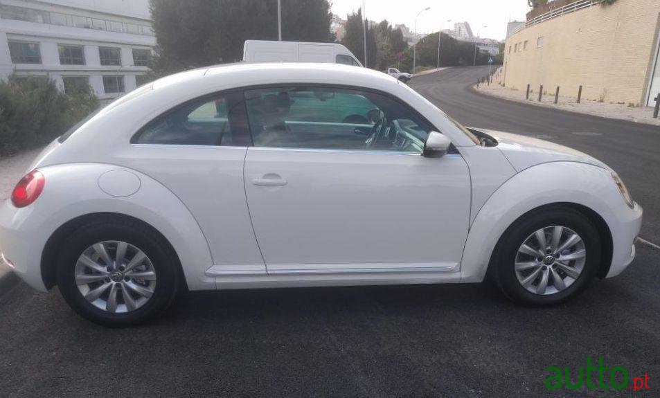 2012' Volkswagen New Beetle photo #2