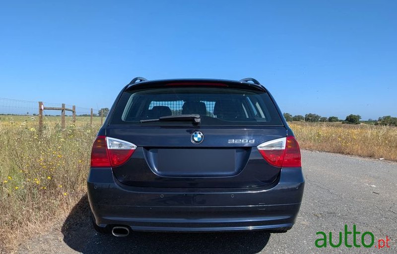 2008' BMW Série 3 D Touring photo #6