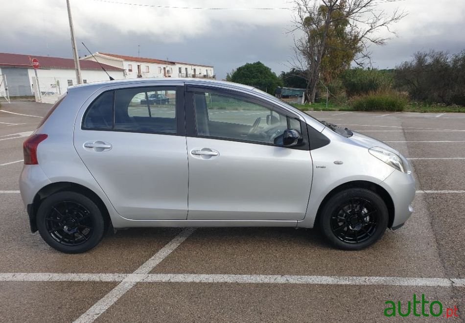 2008' Toyota Yaris photo #6