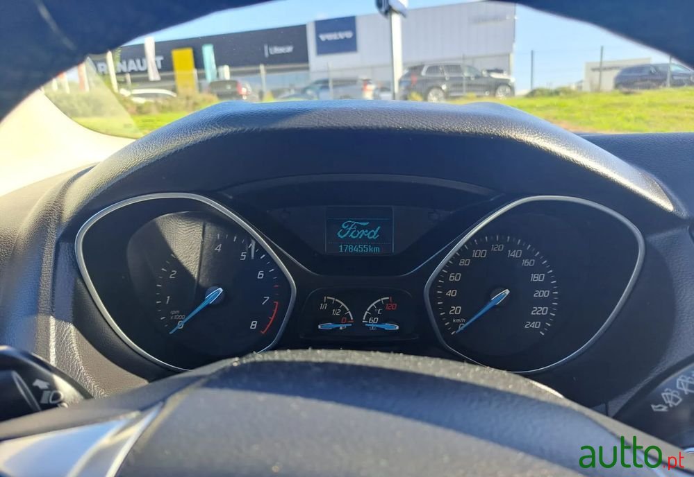 2012' Ford Focus photo #6