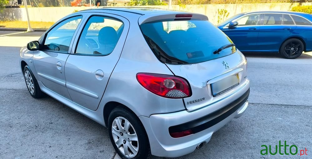 2009' Peugeot 206 1.4 Hdi Trendy photo #2