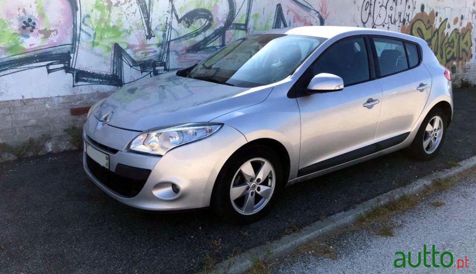 2009' Renault Megane photo #1