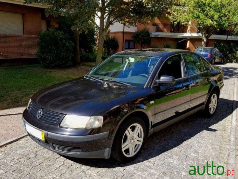 2000' Volkswagen Passat photo #2