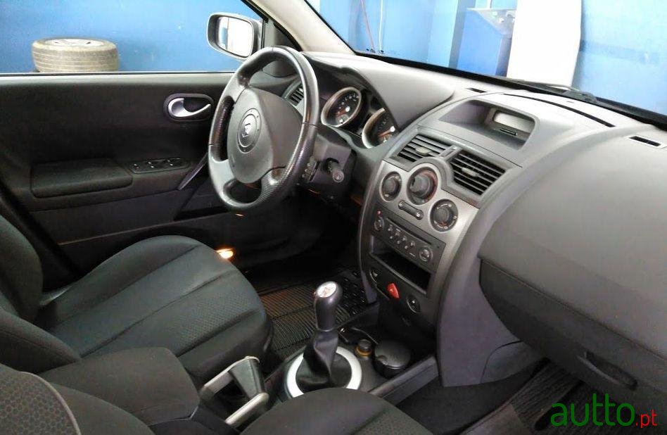 2004' Renault Megane Break photo #3