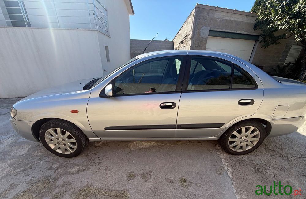 2003' Nissan Almera photo #3
