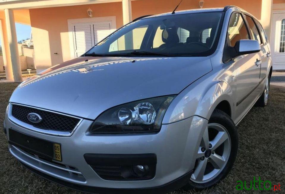 2005' Ford Focus Sw photo #2