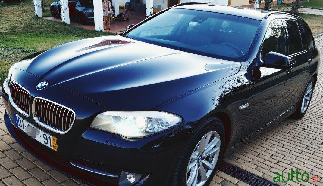 2011' BMW 520 F11 Efficient Dynamics photo #2