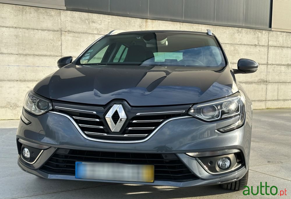2018' Renault Megane Sport Tourer photo #1
