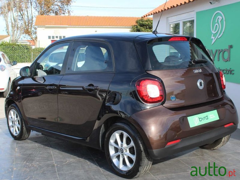 2018' Smart Forfour photo #5