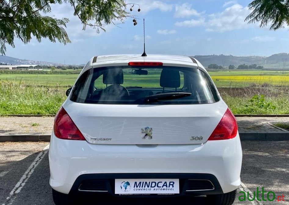 2011' Peugeot 308 photo #6