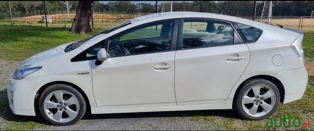 2010' Toyota Prius photo #2