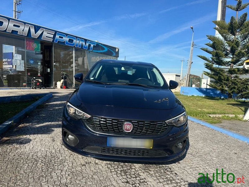 2019' Fiat Tipo 1.3 M-Jet Lounge photo #2
