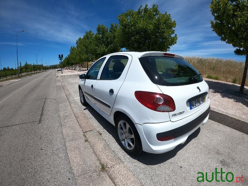 2011' Peugeot 206 Plus photo #2