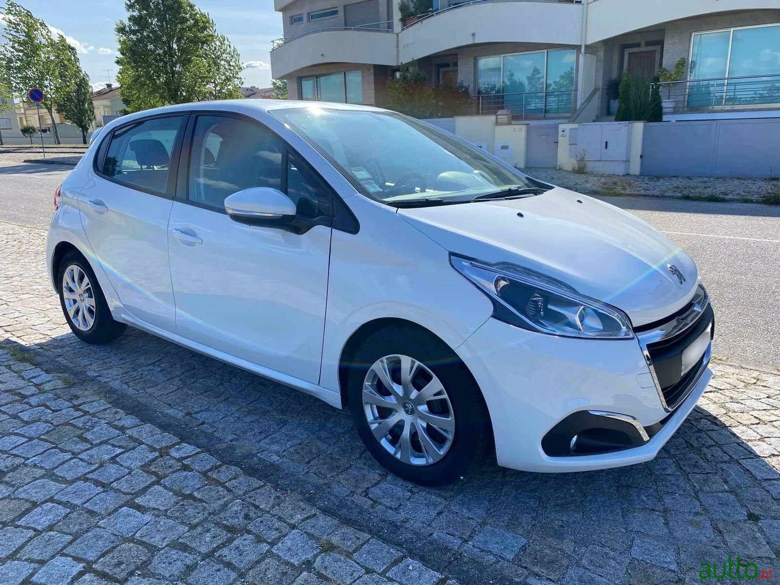 2015' Peugeot 208 photo #4