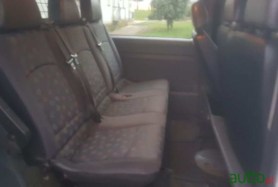 2004' Mercedes-Benz Vito photo #3