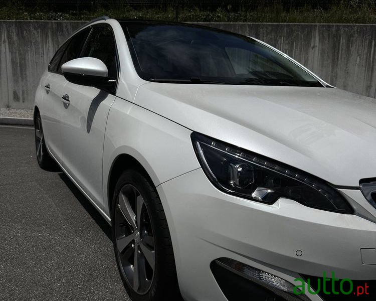 2015' Peugeot 308 Sw photo #2