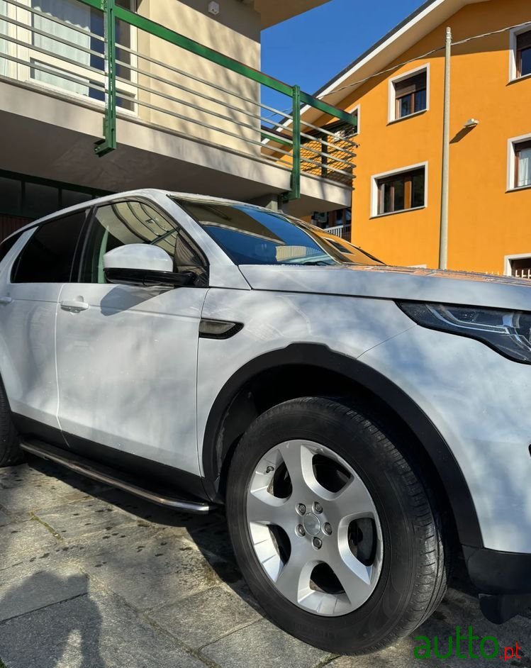 2016' Land Rover Discovery Sport photo #5
