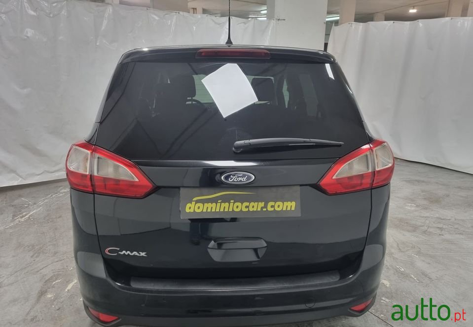 2015' Ford Grand C-MAX photo #6