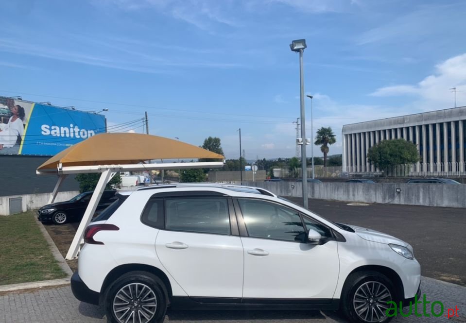 2016' Peugeot 2008 photo #6