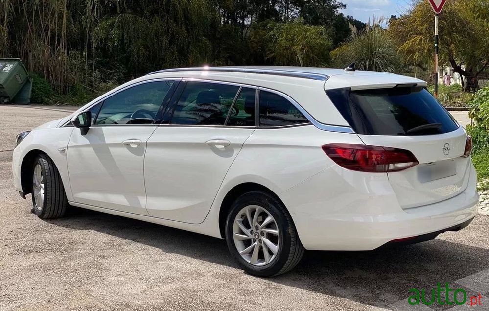 2020' Opel Astra Sports Tourer photo #4