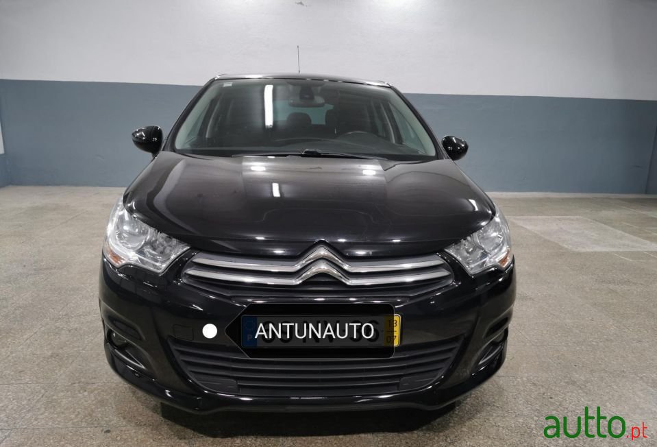 2013' Citroen C4 photo #1