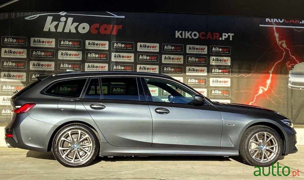 2022' BMW 330 E Touring Line Sport Auto photo #4