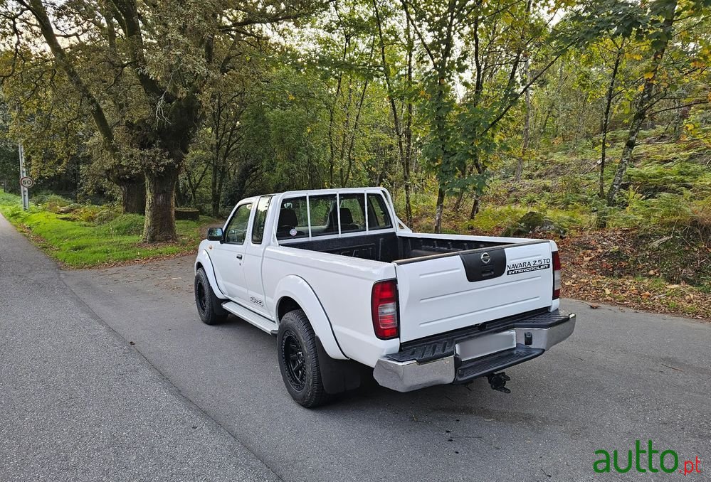 2011' Nissan Navara photo #3
