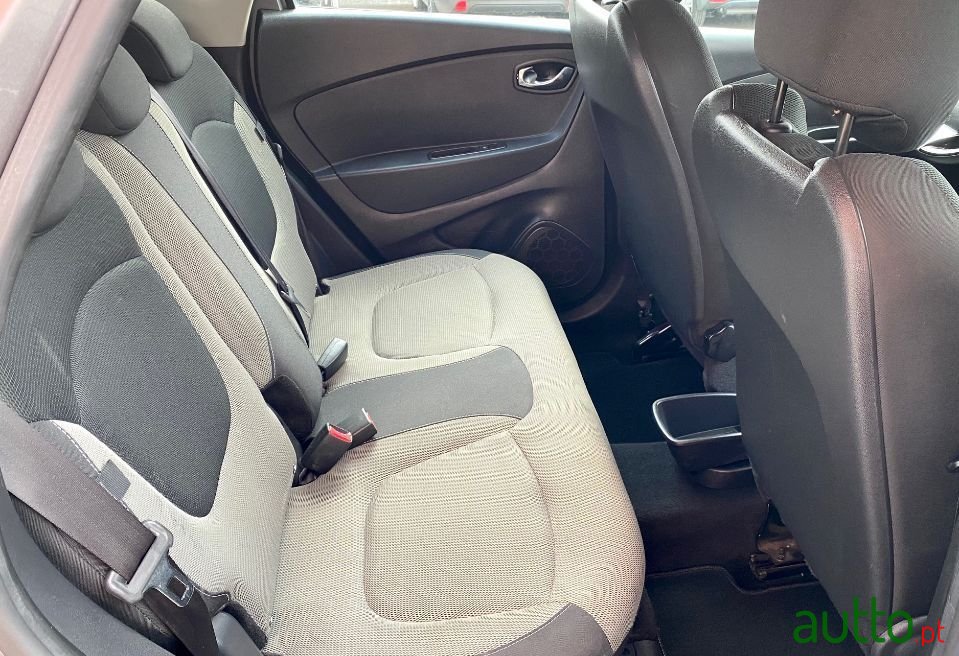 2016' Renault Captur Sport photo #5